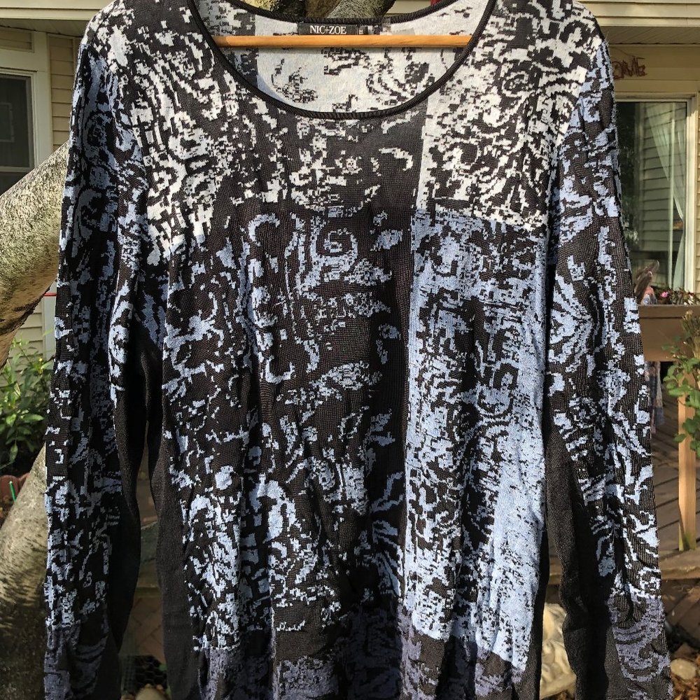 Nic & Zoe Blue Abstract Top